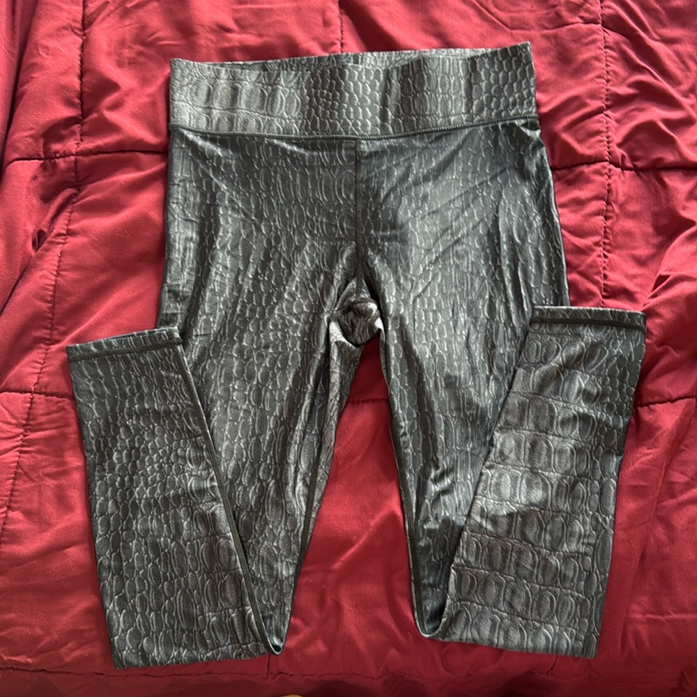 TEREZ Alligator Skin Print High Rise Leggings